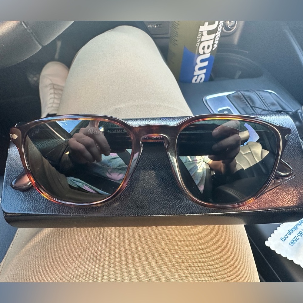 Persol sunglasses, men. Size in photo